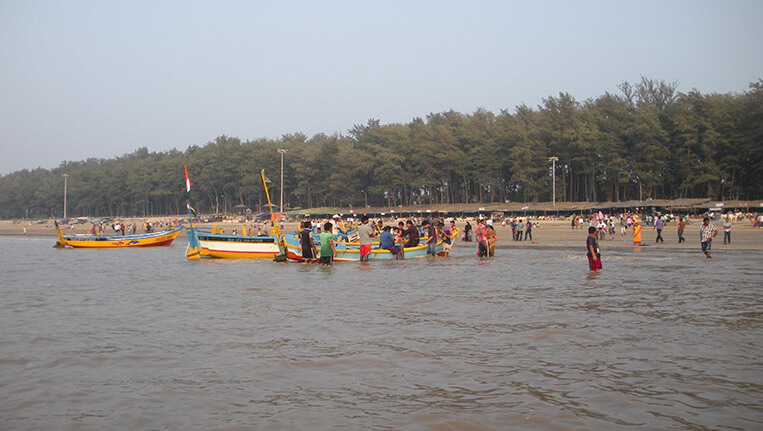 Jampore Beach, Daman