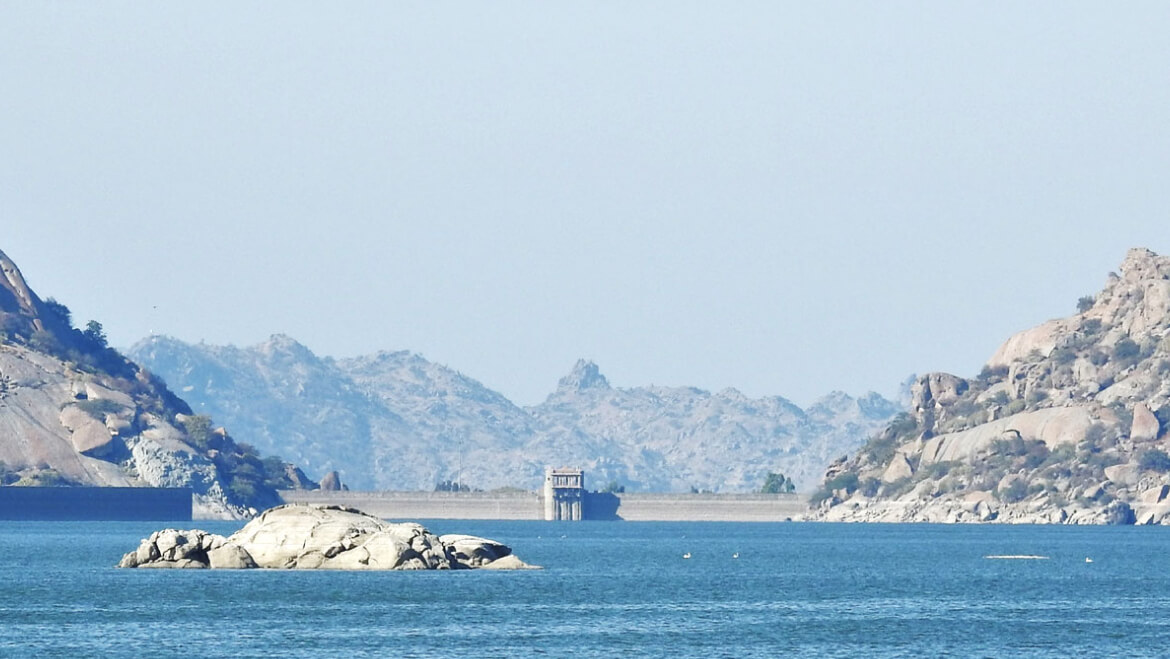 Rajasthan: Jawai Dam is drying up, water will come by train in Pali -  NeeRain