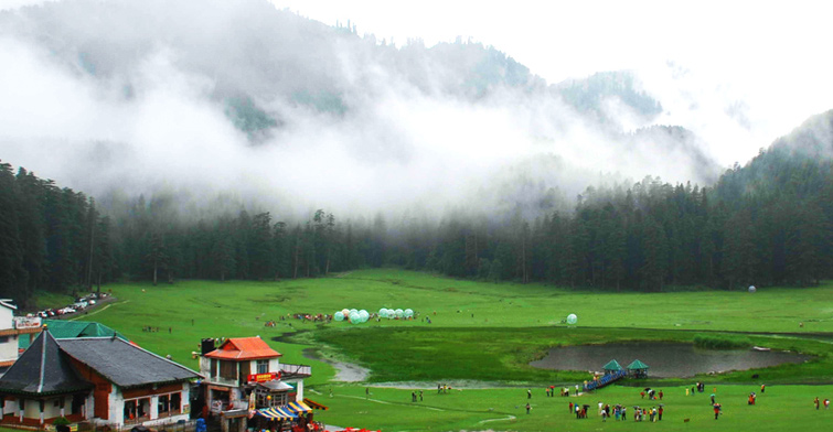 13 Best Honeymoon Destinations in Himachal & Uttarakhand