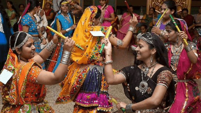 10 Places in Gujarat for Ultimate Navratri Celebrations & Dandiya Nights