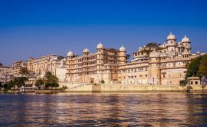 places to visit in udaipur historical