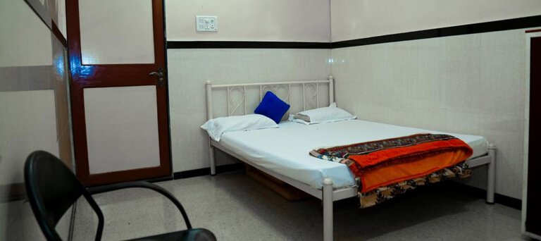 hotel travellers inn fort mumbai