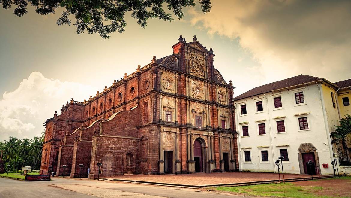 Basilica of Bom Jesus Church Goa | Church in Goa | Goa Tourism