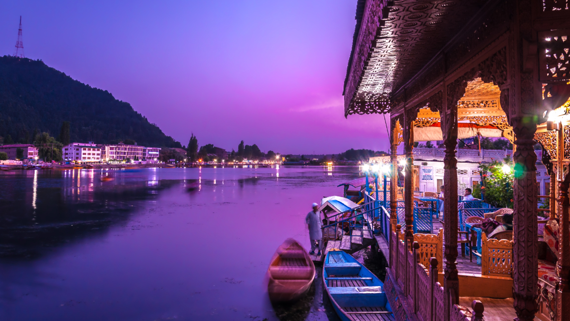 srinagar tourism houseboat