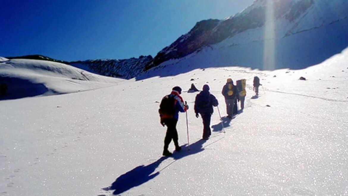 Auli Gorson Bugyal Trek | Best Winter & Family Treks in Himalayas